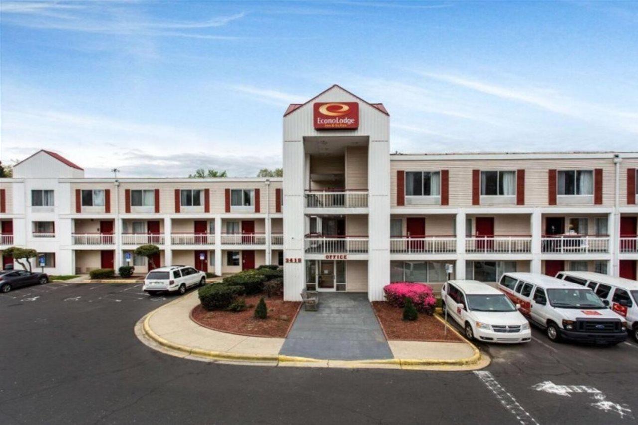 Studios & Suites 4 Less Charlotte Exterior photo